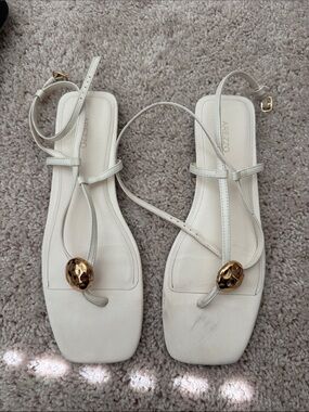 Arezzo White Leather Toe-Ring Sandals with Gold Accent